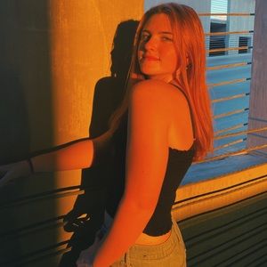 Meet your Posher, Caroline